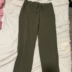 Lululemon keep moving pant 7/8 high rise color olive green